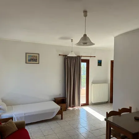 Zac & Georgio Aparthotel 3*