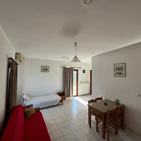 Zac & Georgio Aparthotel 3*